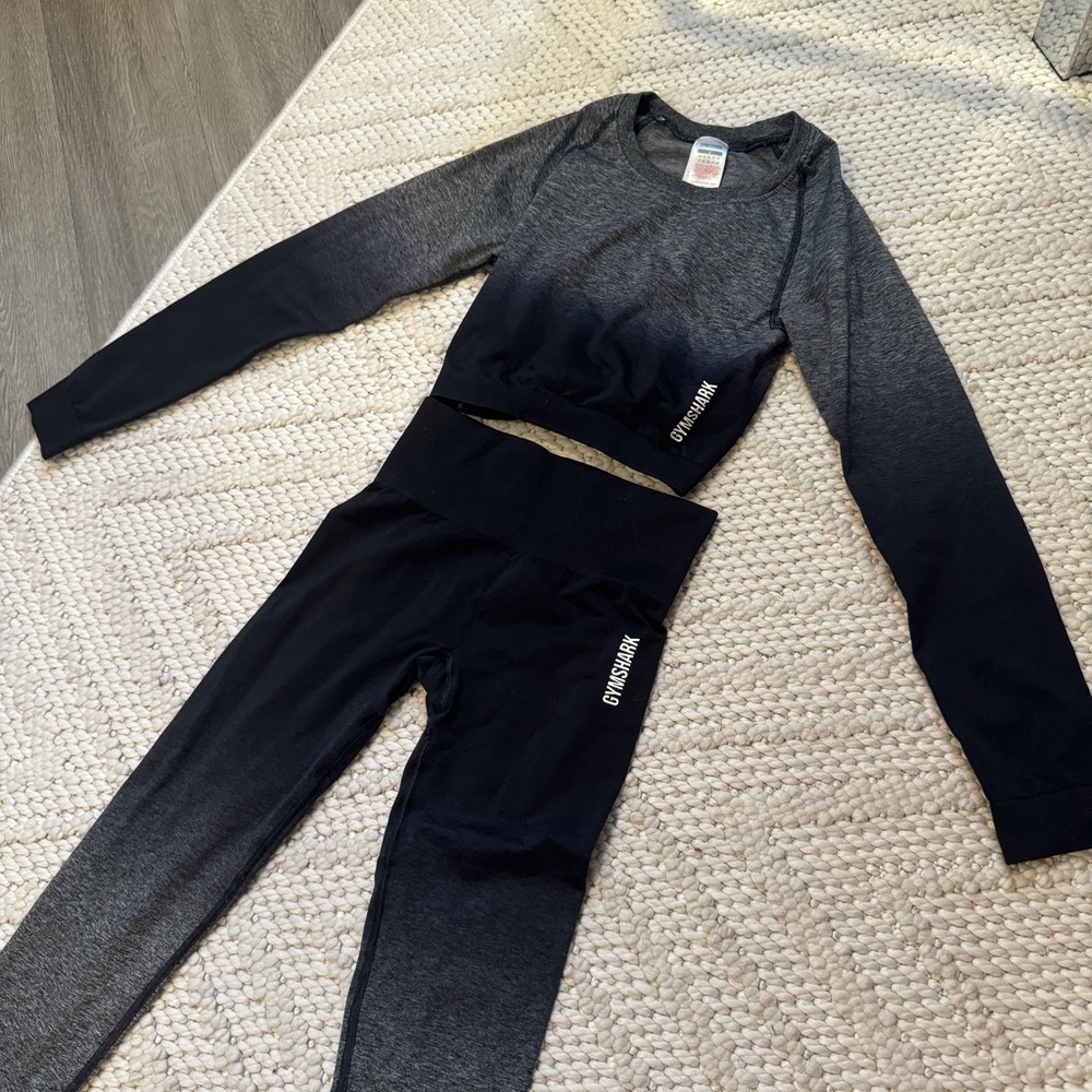 Gymshark ADAPT OMBRE SEAMLESS LEGGINGS
+ TOP SET - XS/S - Black/Gray | LIKE NEW
